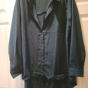 Size 1x Shein Button down Shirt longer in back. New Without Tags